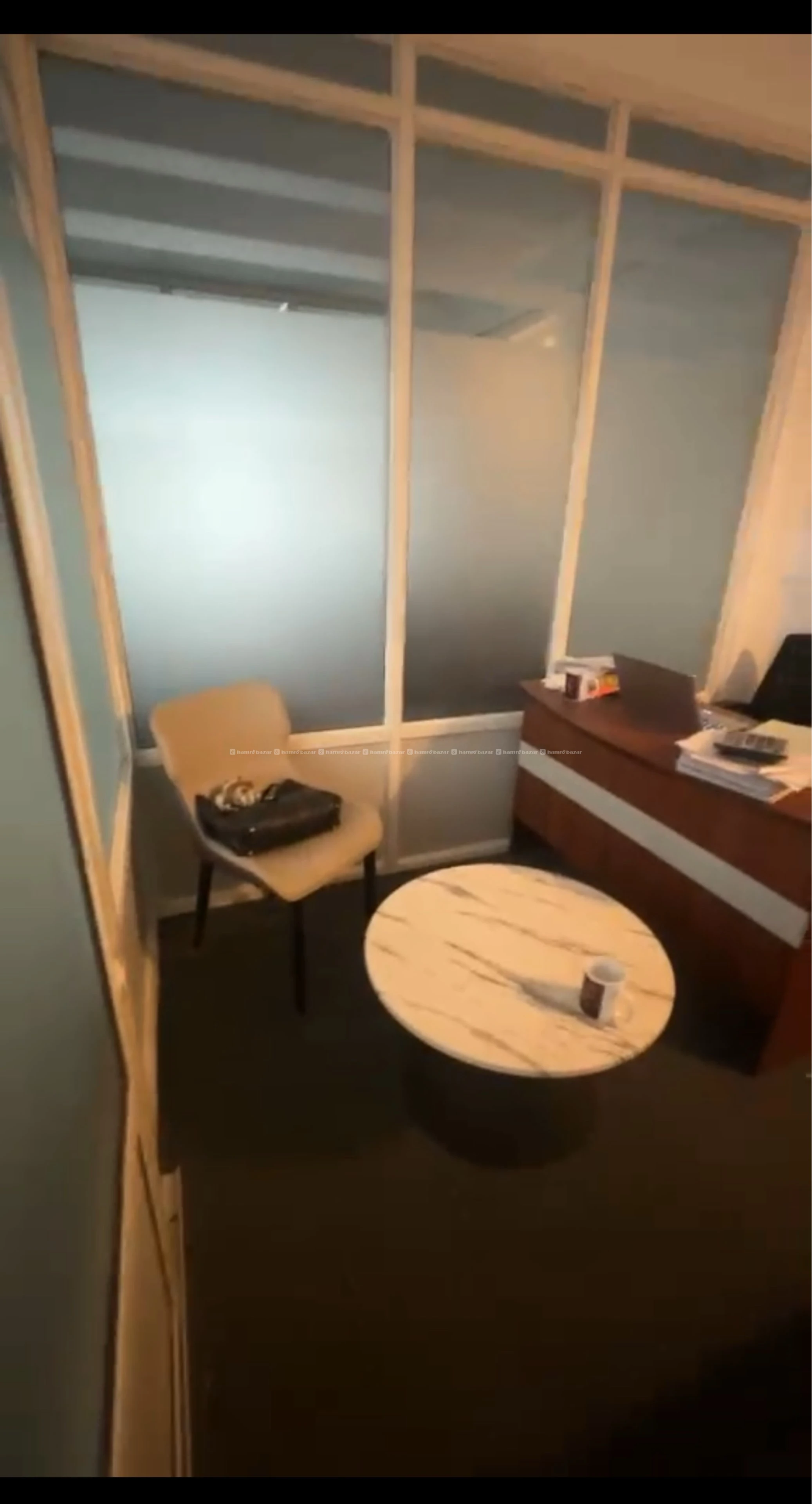 Rent for office in a commercial building 3rd floor 6
