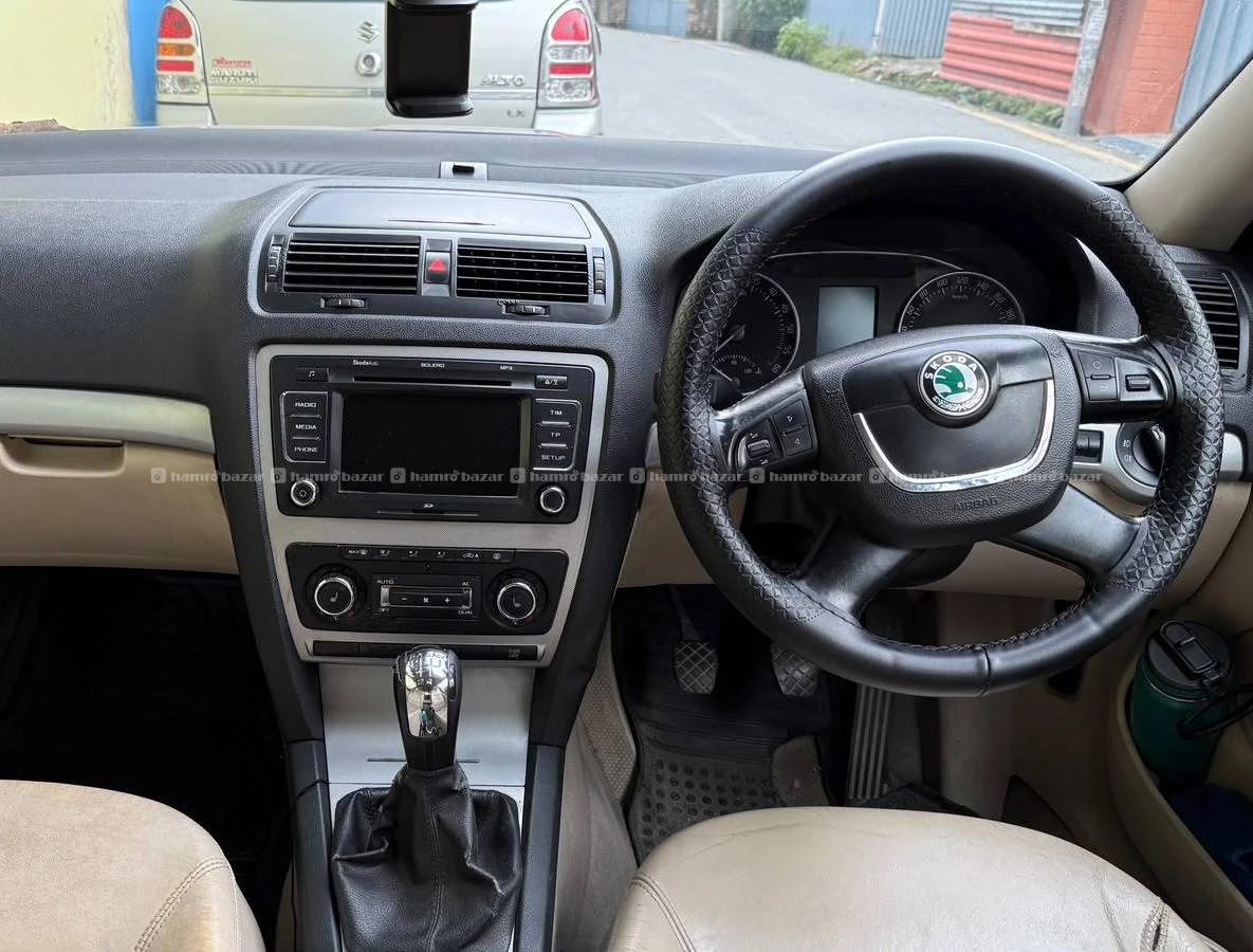 SKODA LAURA 2010 4