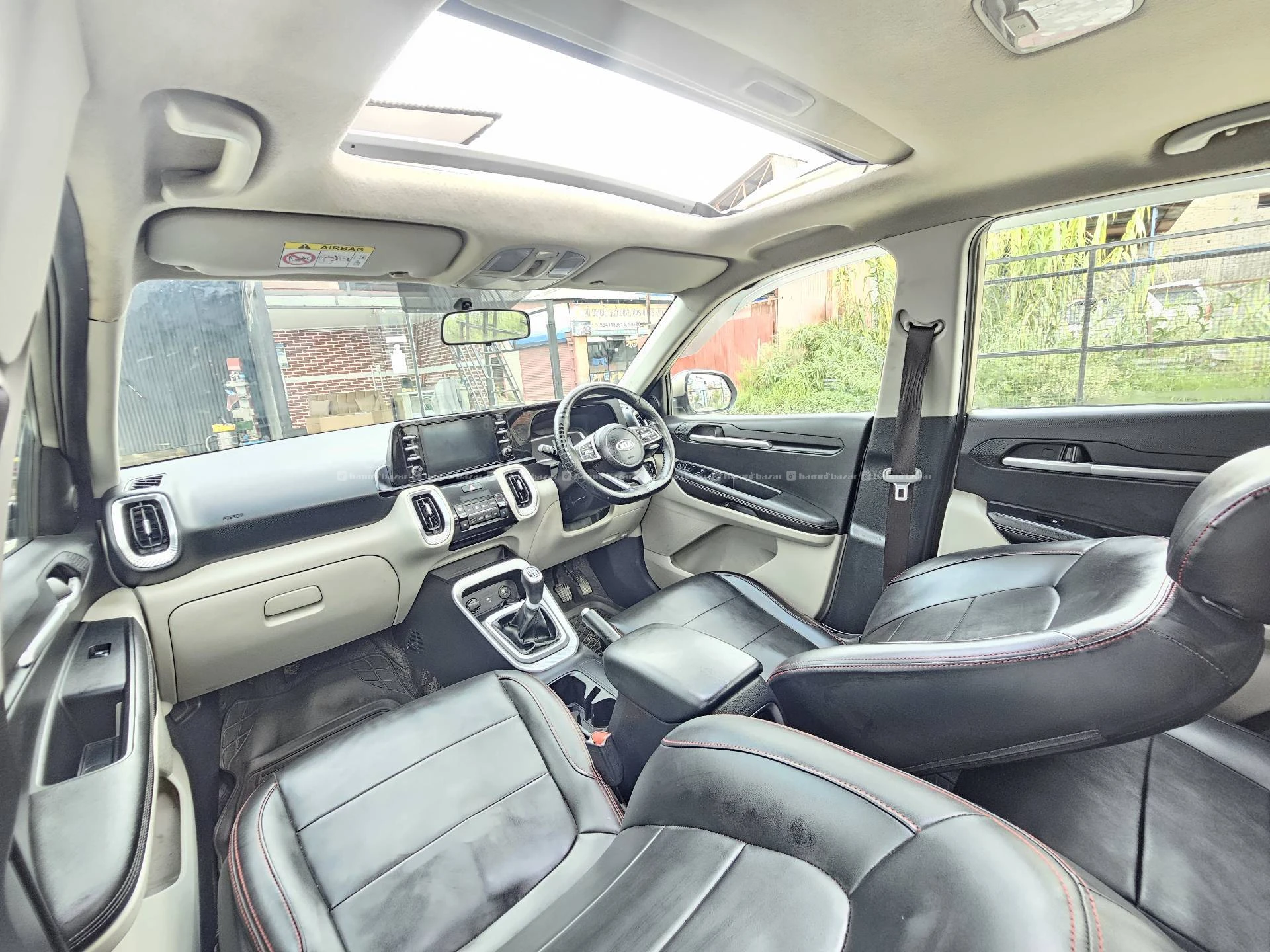 Singlehand Kia Sonet 2021 with Sunroof 3