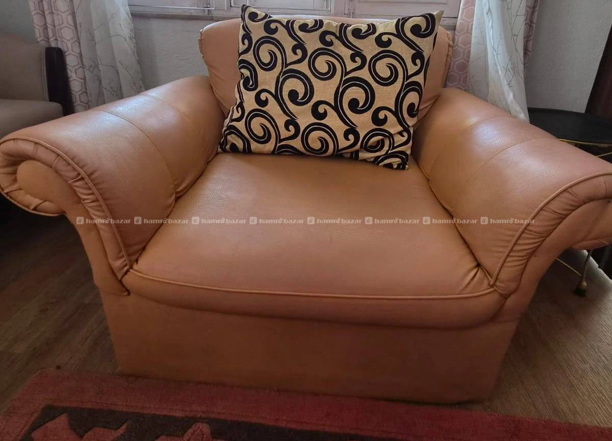 2 Single seater sofa made with resin material 2