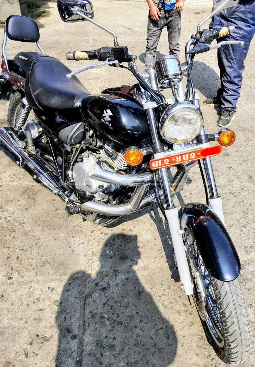 Bajaj Avenger 220 Cruiser 4
