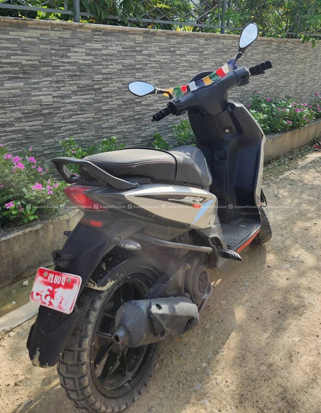 Aprillia scooter 3