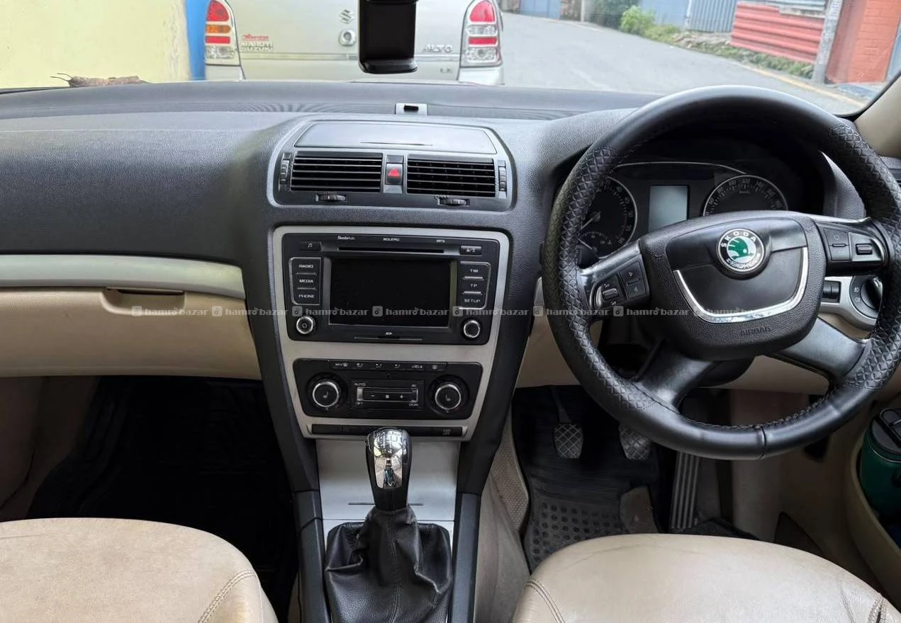 Skoda Laura 2010 ( Fresh condition) 2