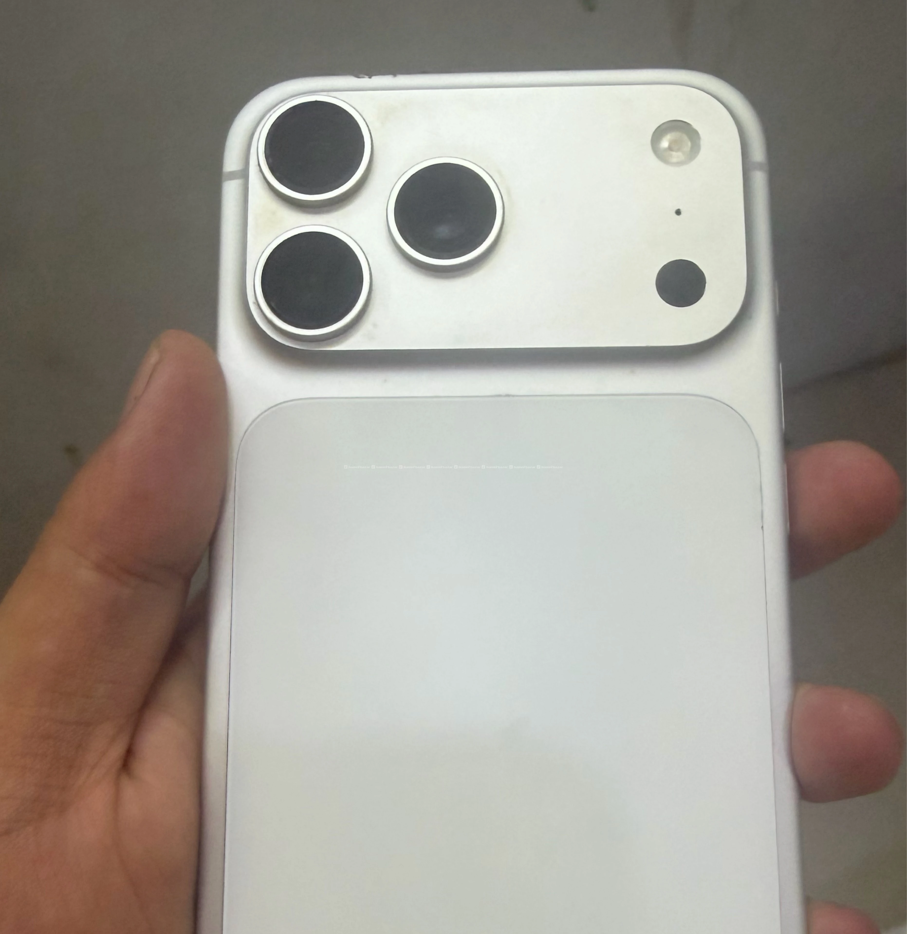 Iphone 17 pro max silver