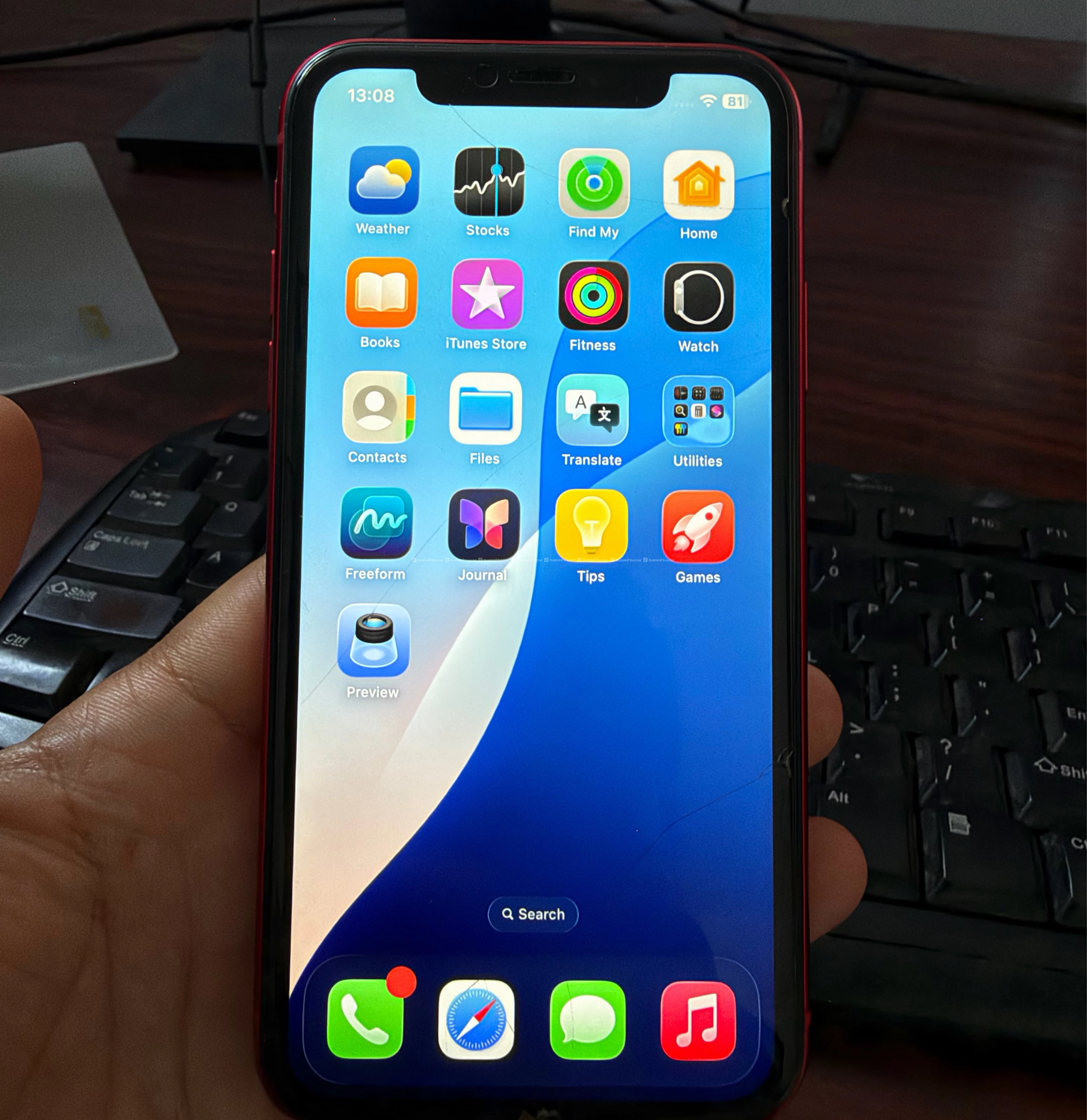 iPhone 11 - 128GB (Red) 4