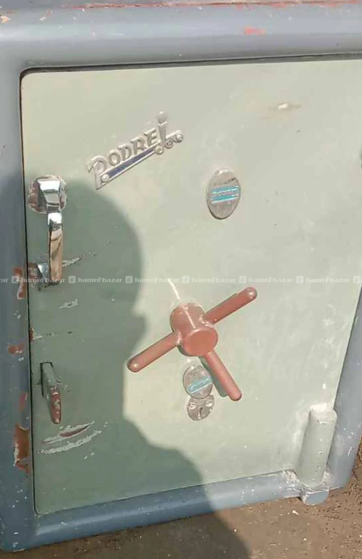 Vault locker 5