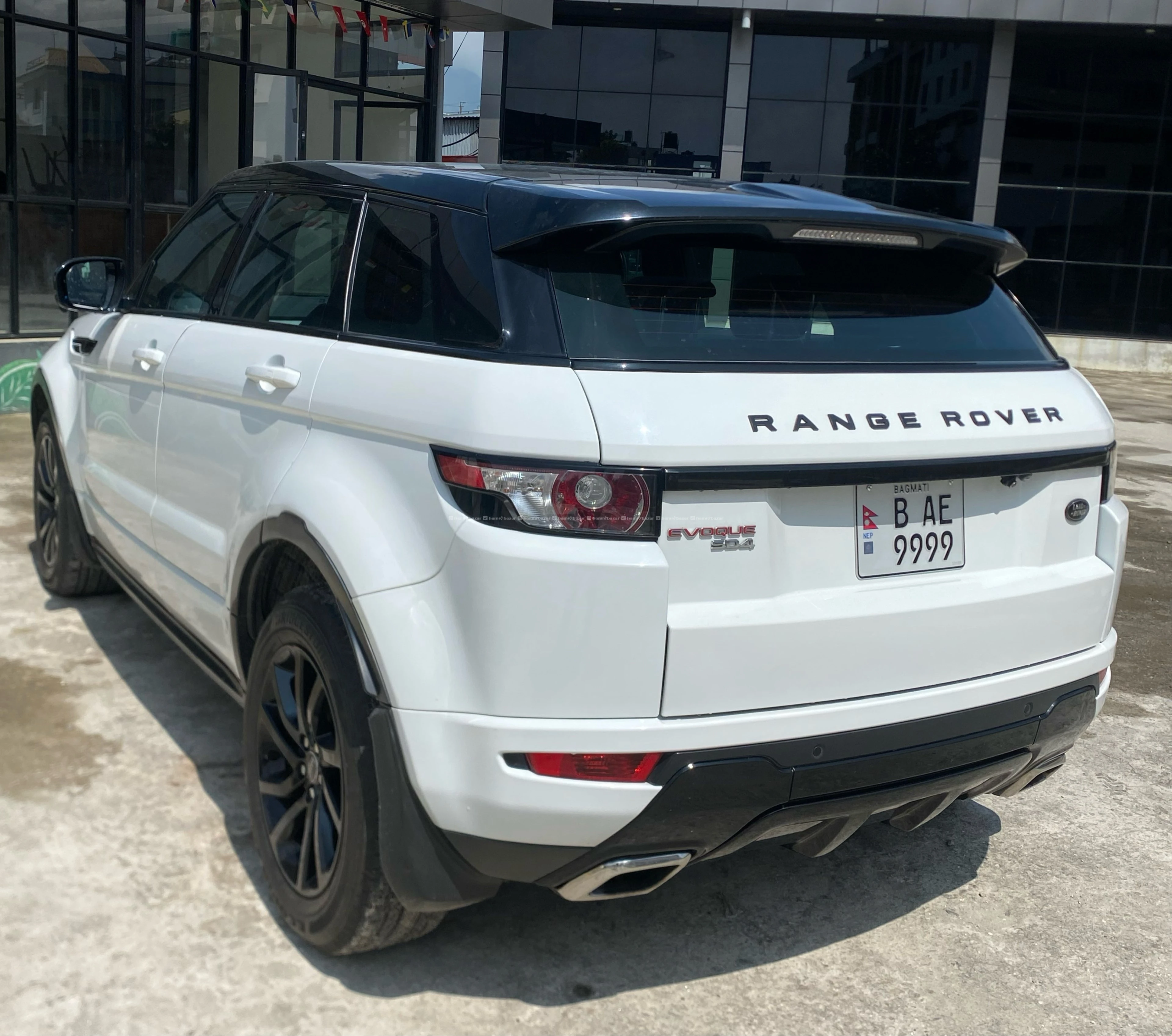 Land Rover Range Rover
Evoque SD4 5