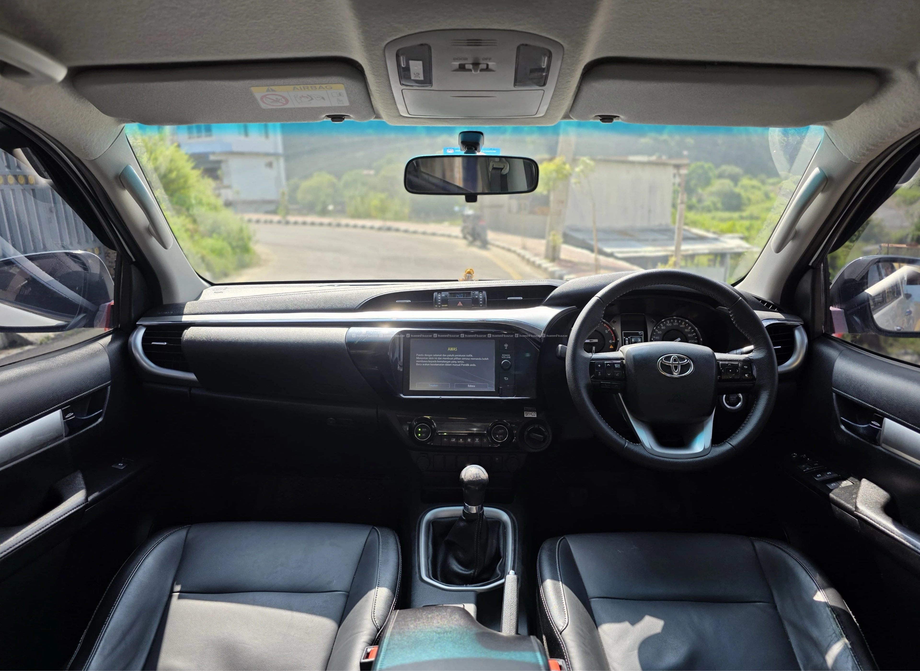 Toyota Hilux
Model 2022
Contact 9851044306 5