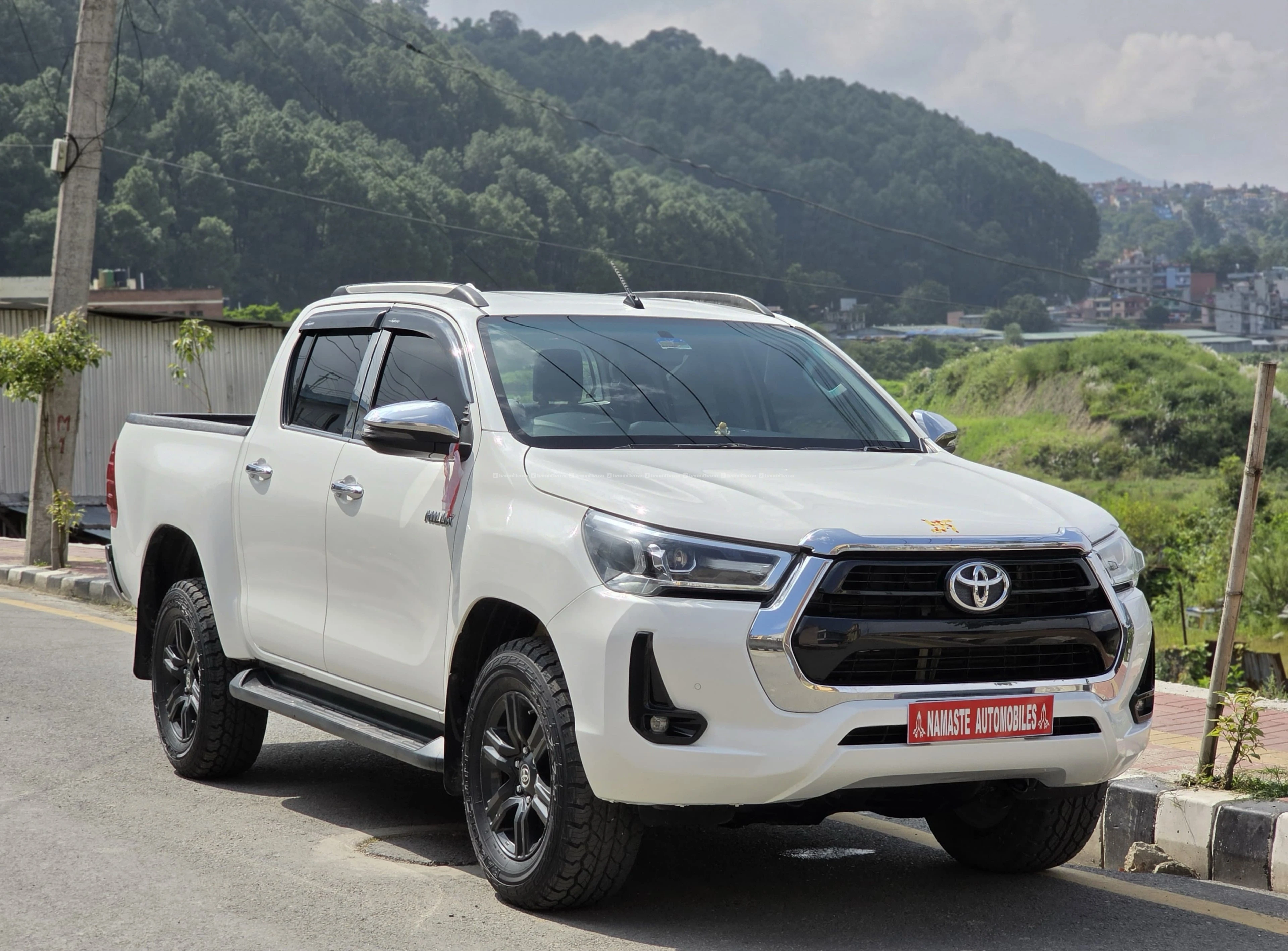 Toyota Hilux
Model 2022
Contact 9851044306 3