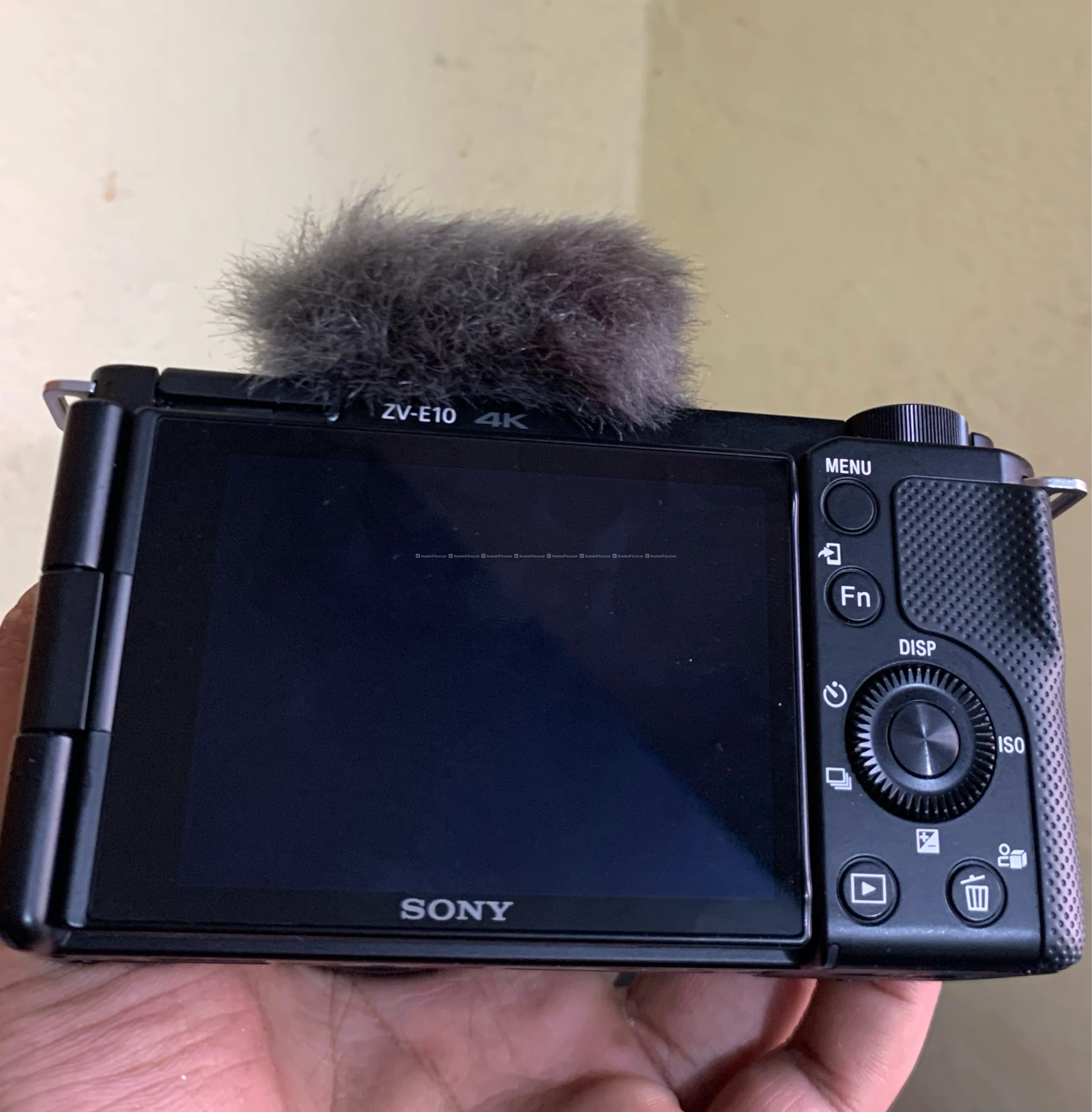 Sony ZV-E10 4k Mirrorless Camera with Kit Lens. 2