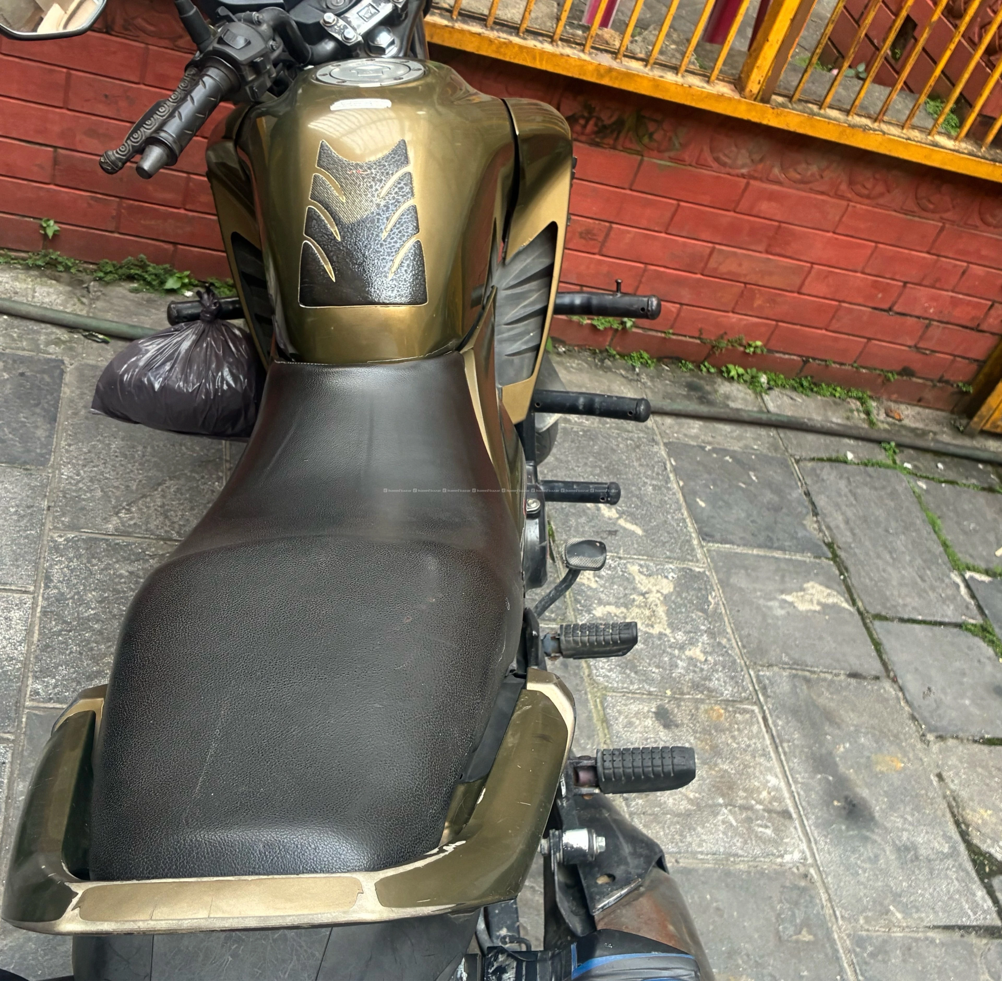 Good condition single hand motorcycle. 3