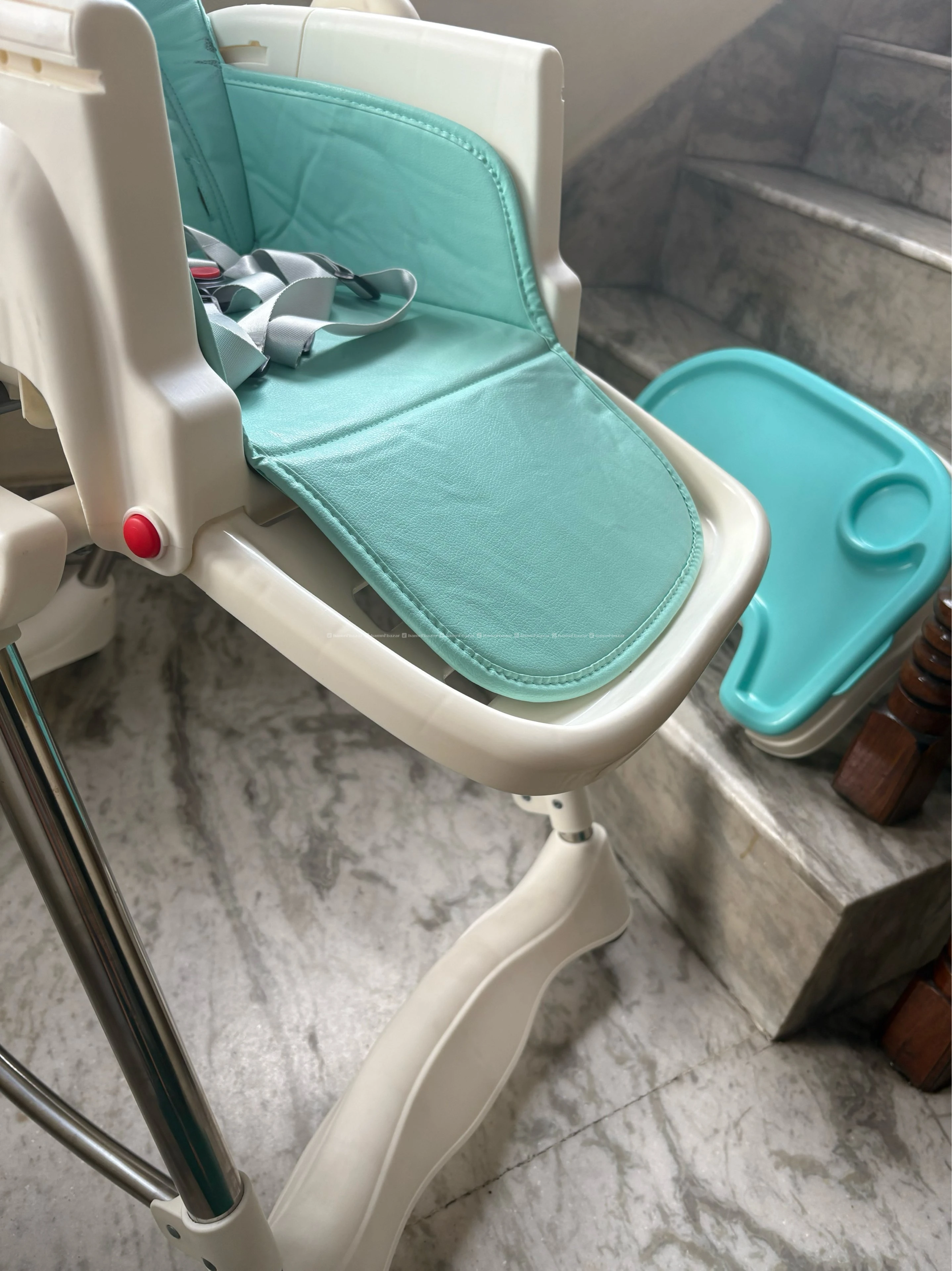 High Chair / Feeding Chair 8