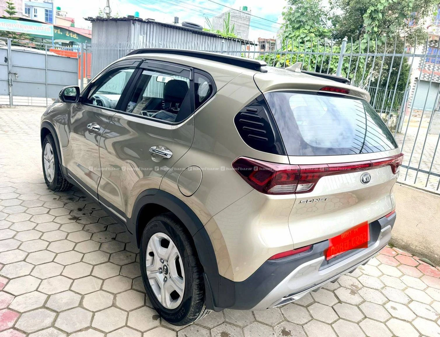 Singlehand Kia Sonet 2021 with Sunroof 3