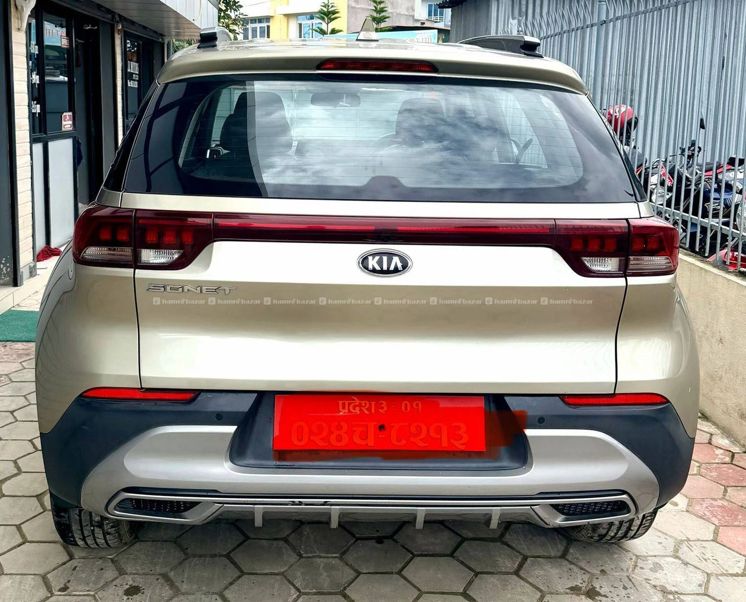 Singlehand Kia Sonet 2021 with Sunroof 2
