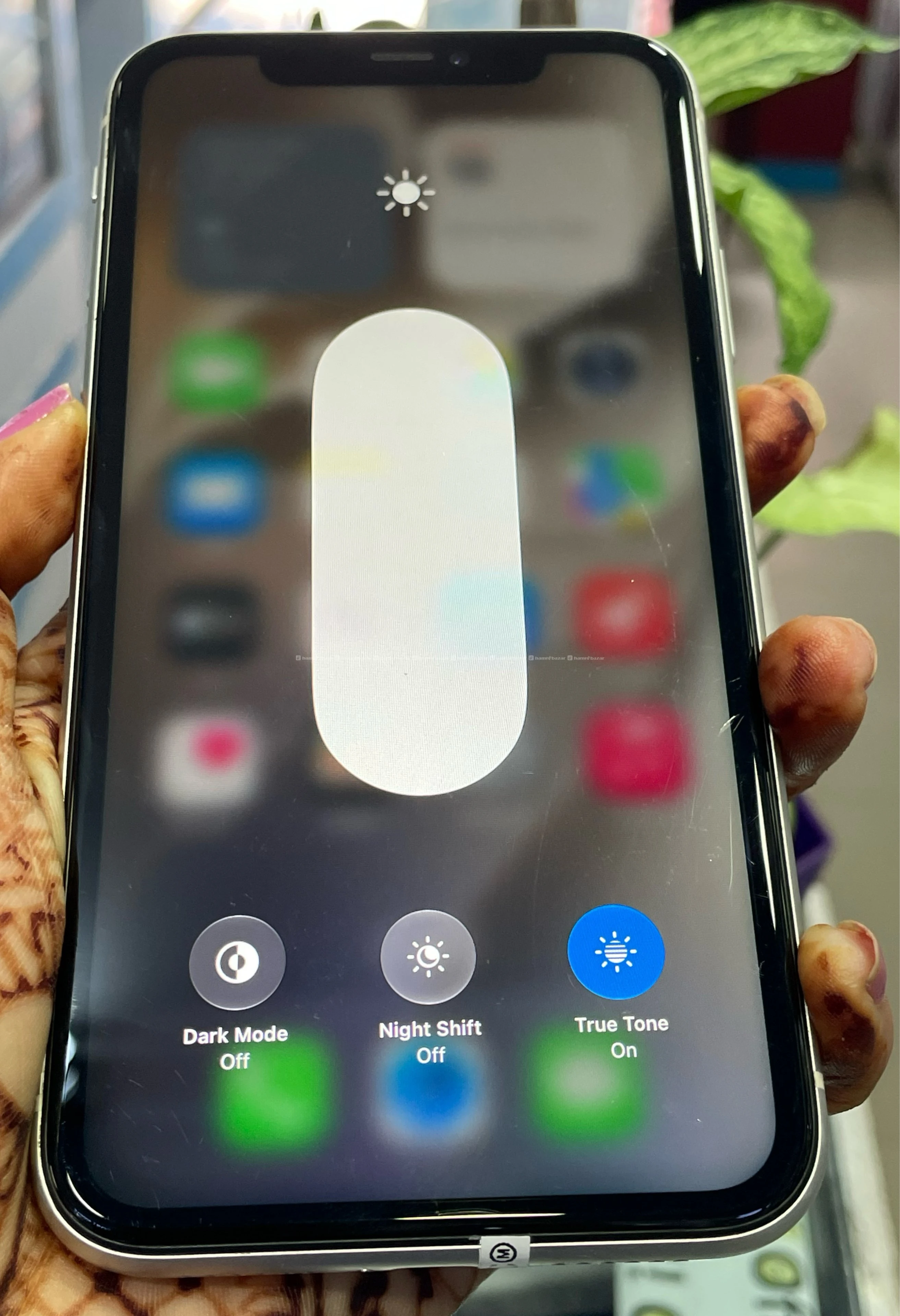 iPhone 11 4