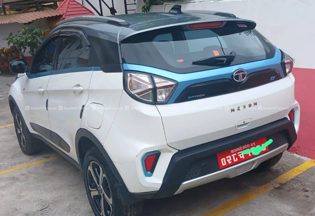 Tata Nexon EV XZ Plus LUX Sunroof 4