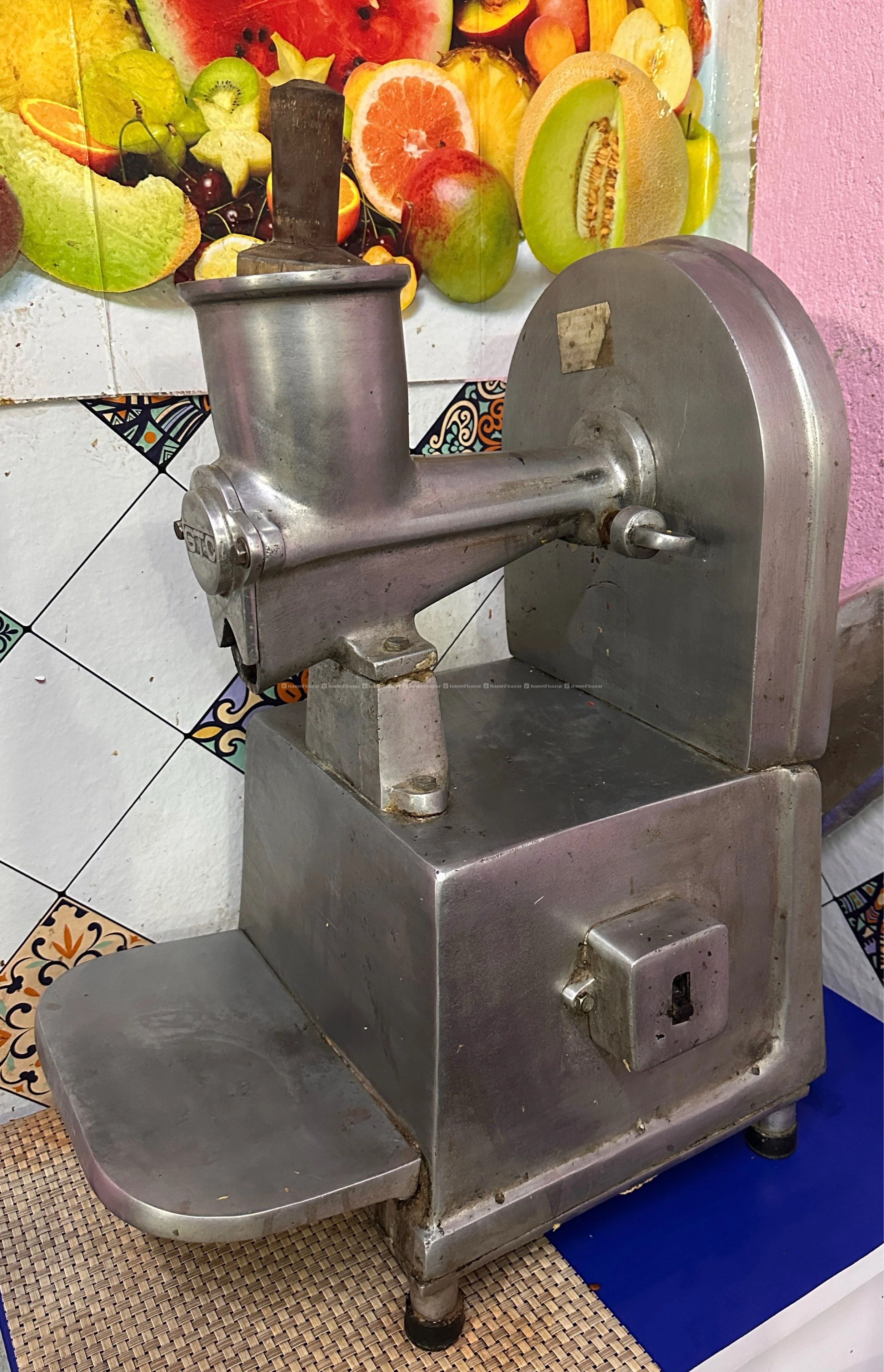 Juice machine for juice shop