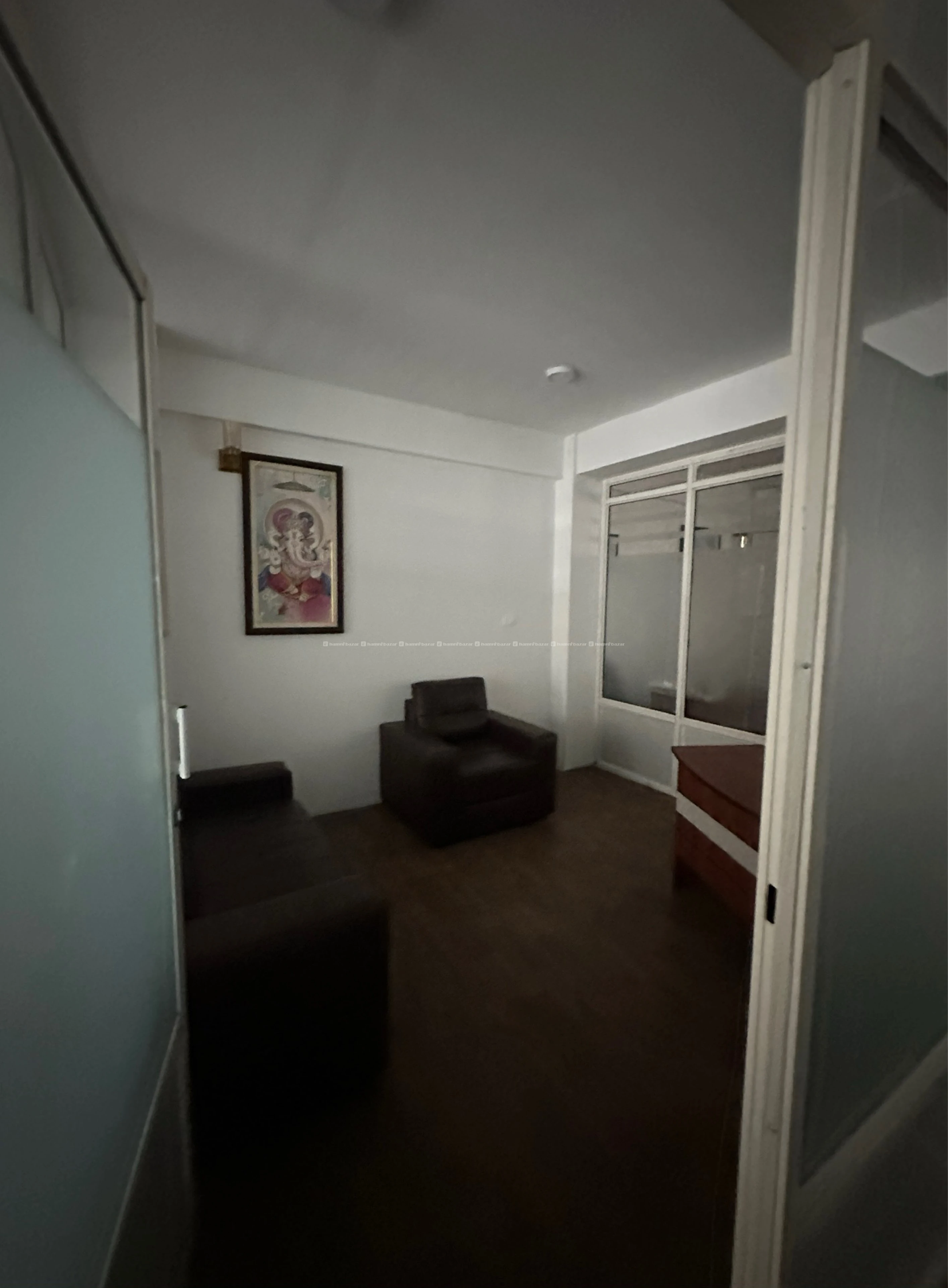 Office apartment on rent commercial building