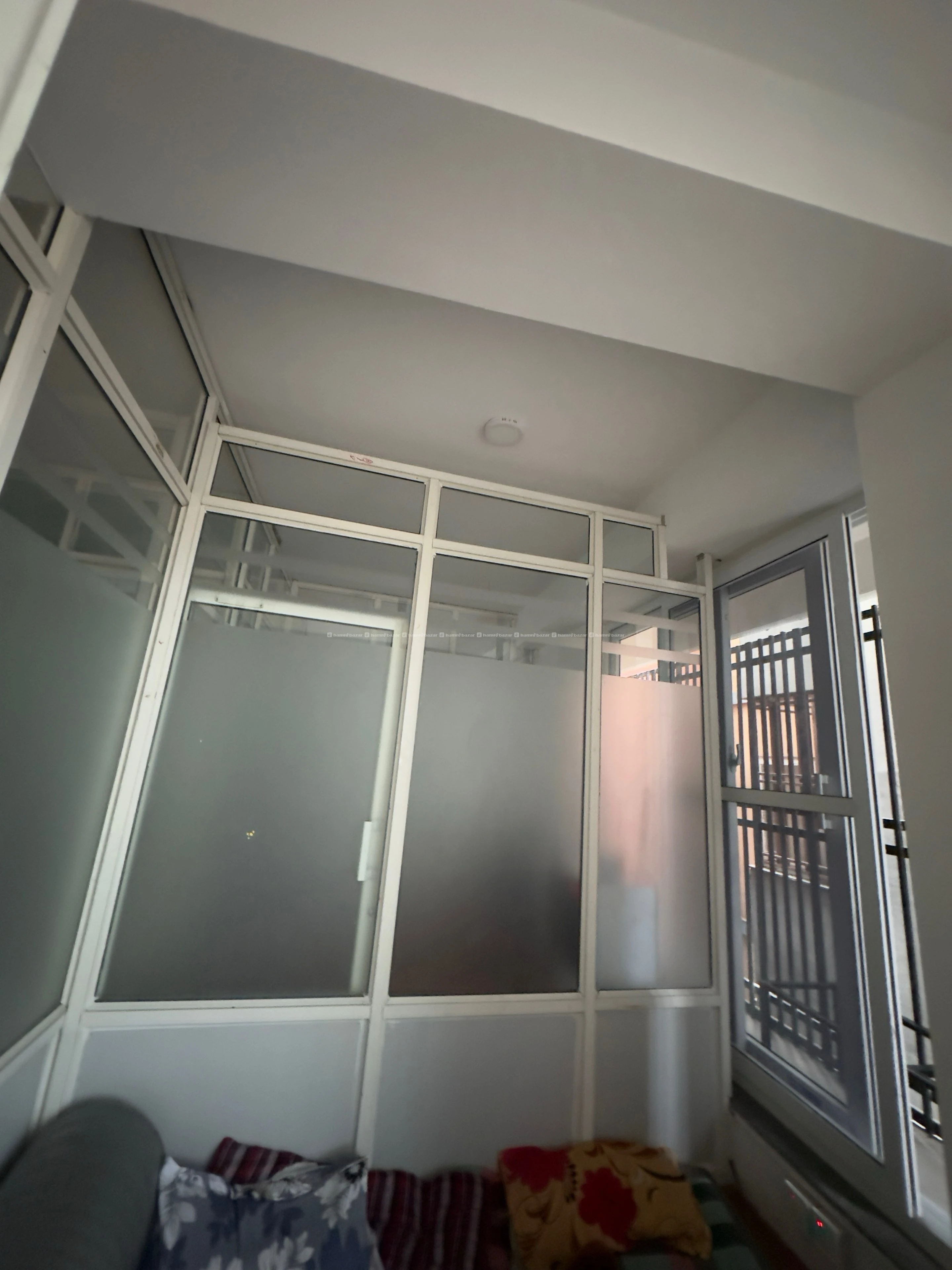 Office apartment on rent commercial building 3