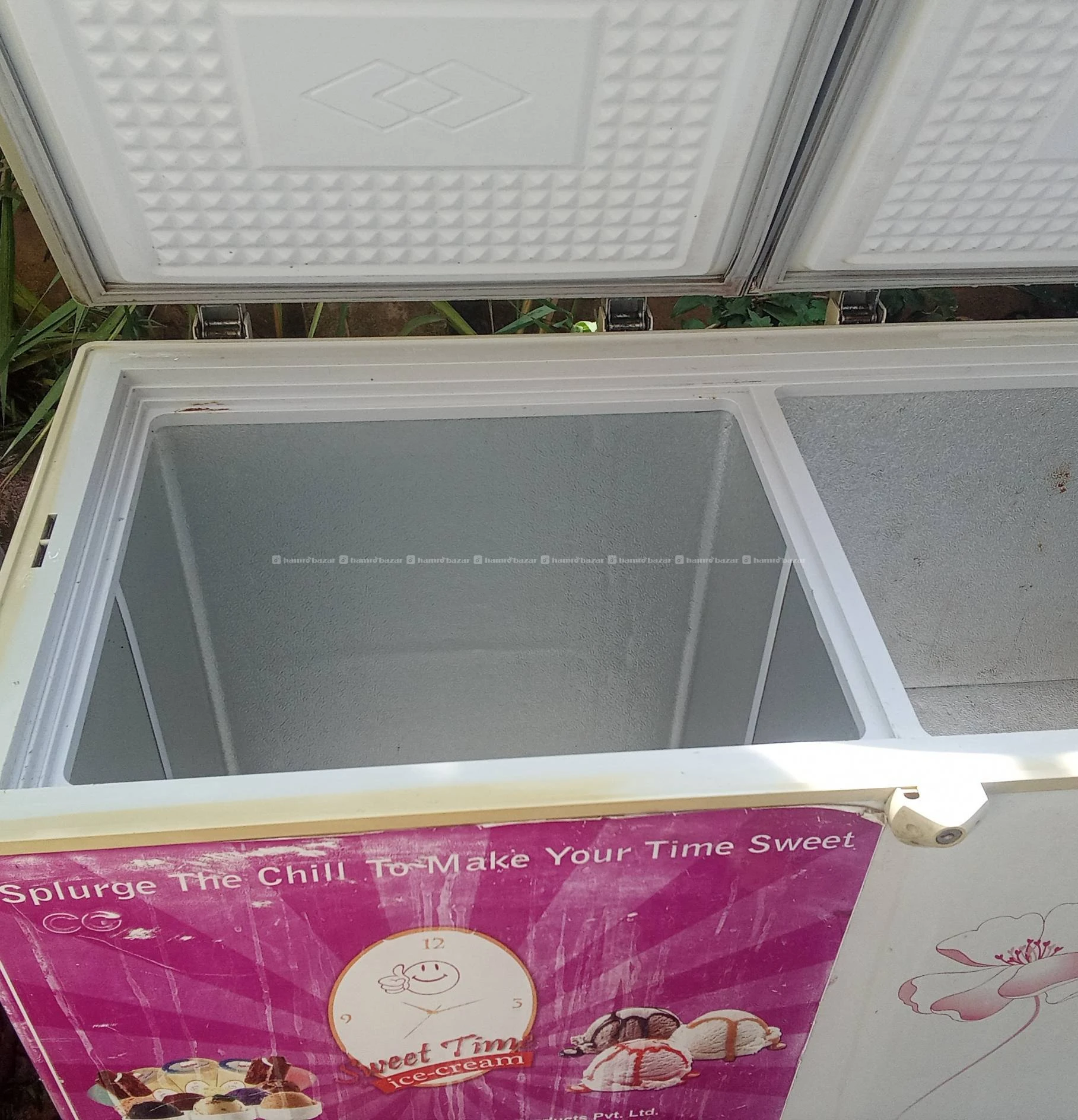 Well maintained deep fridge 2