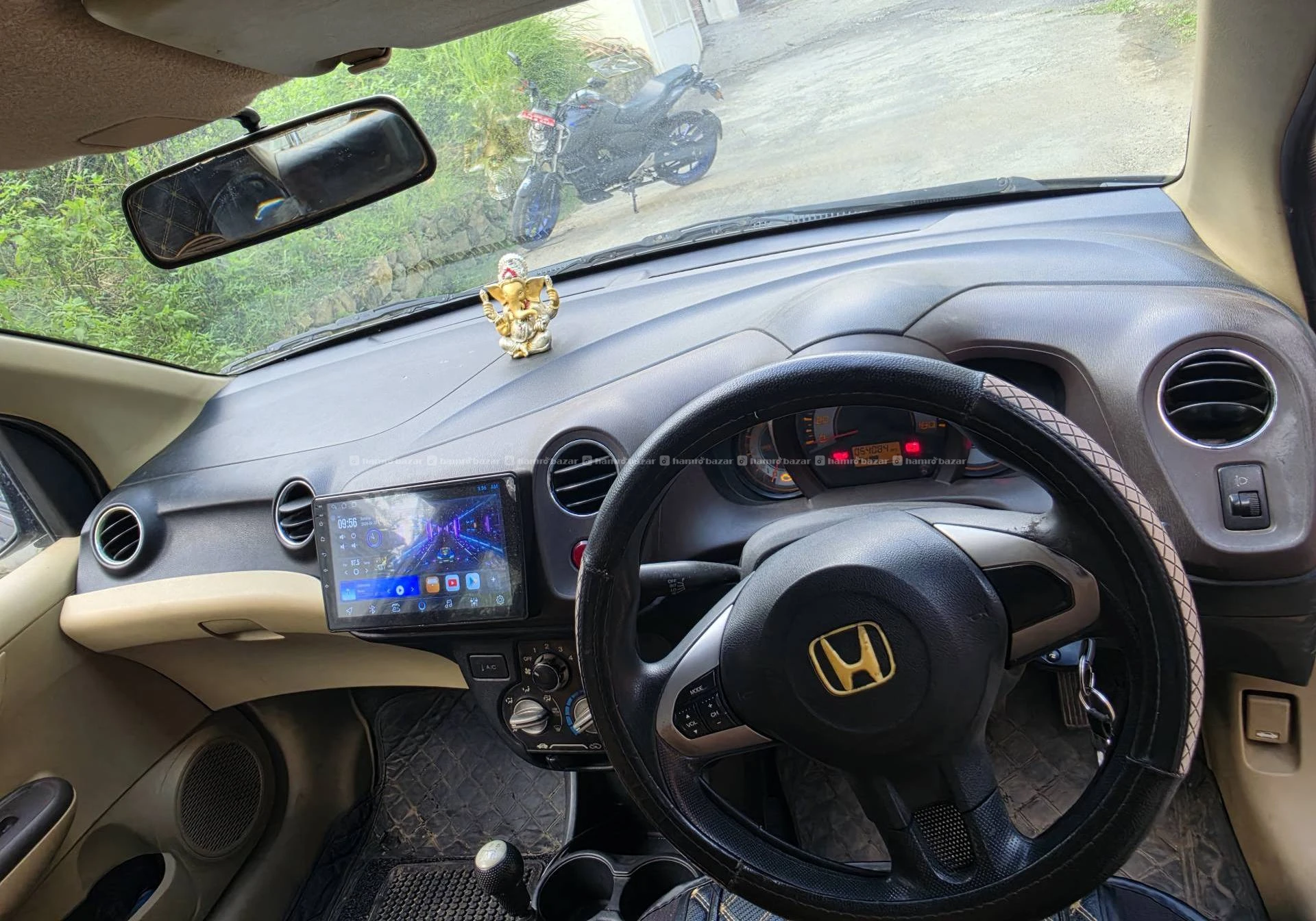 Single hand Honda brio  2012 modelon urgent sale 2