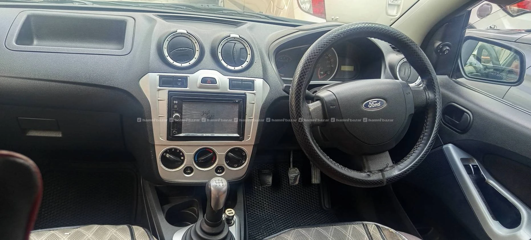 Fresh condition ford figo Zxi 2011 on sale 4