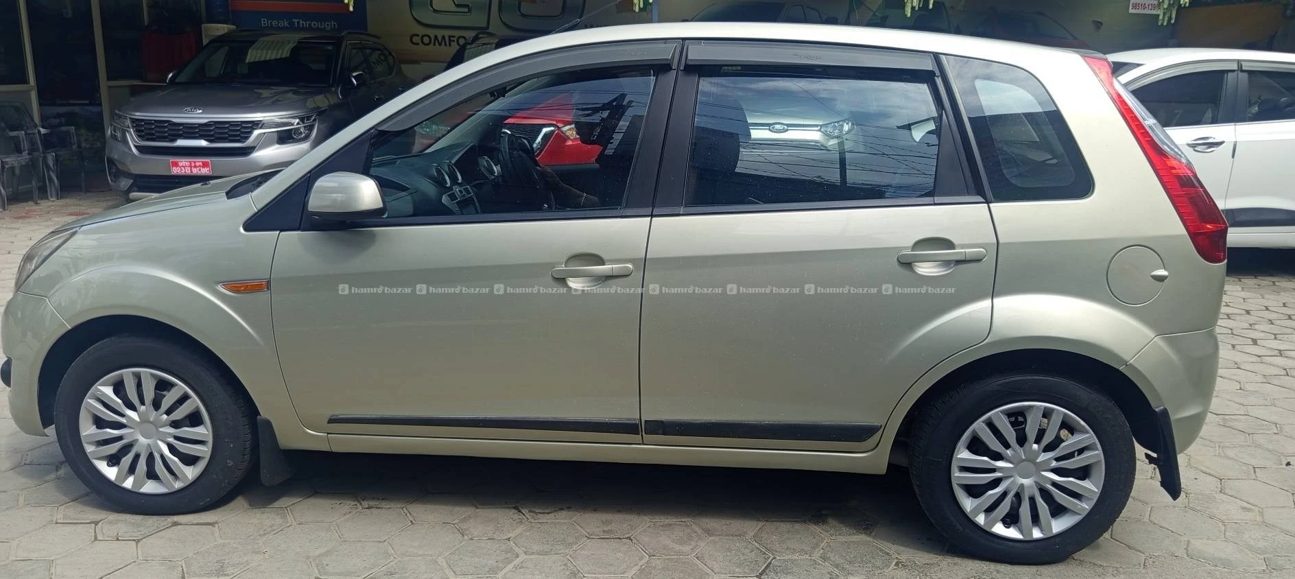 Fresh condition ford figo Zxi 2011 on sale 2