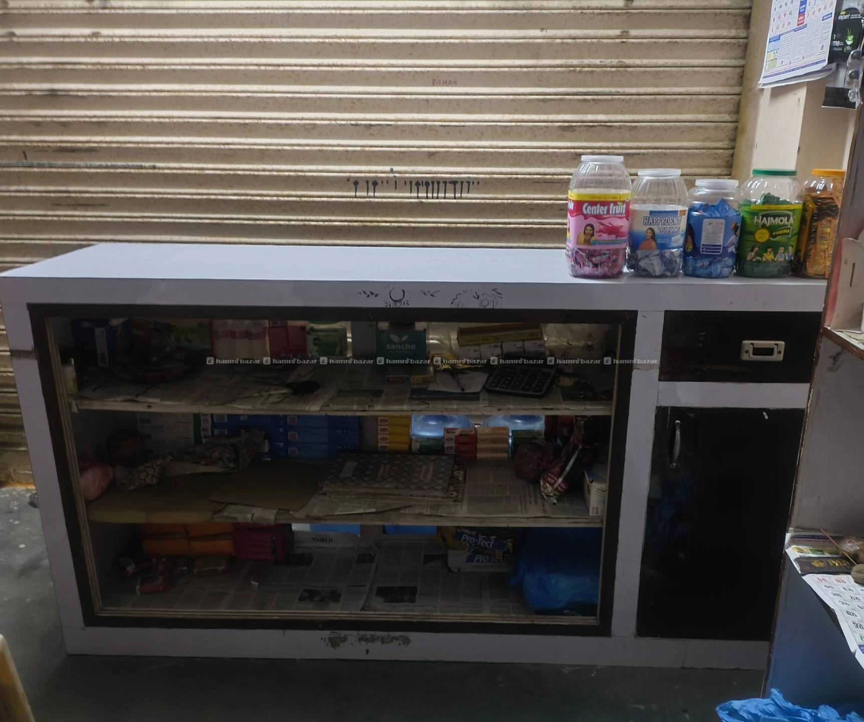 Show racks for sale. Only 1.5 years used. 3