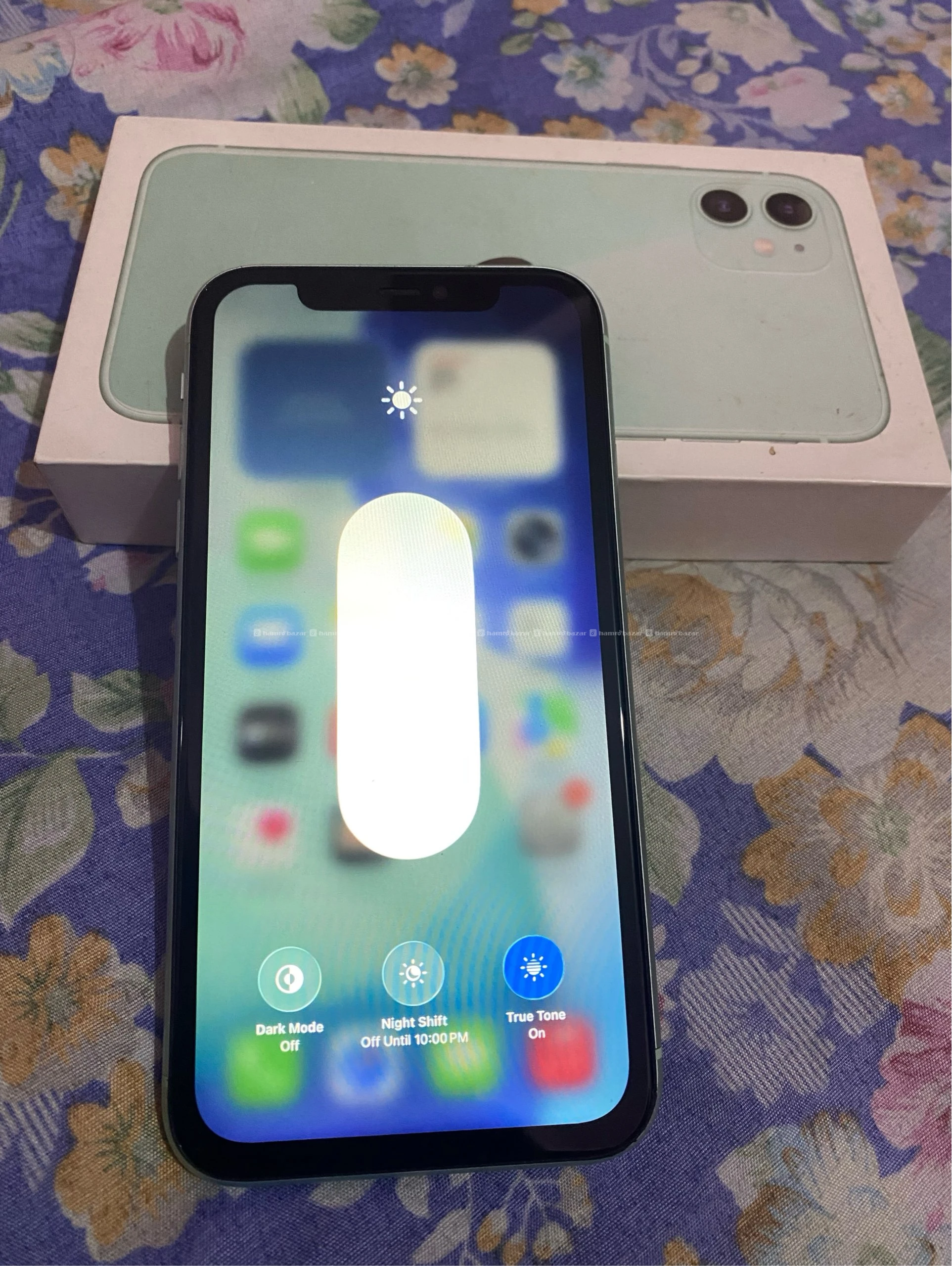 Iphone 11 128gb with box 5