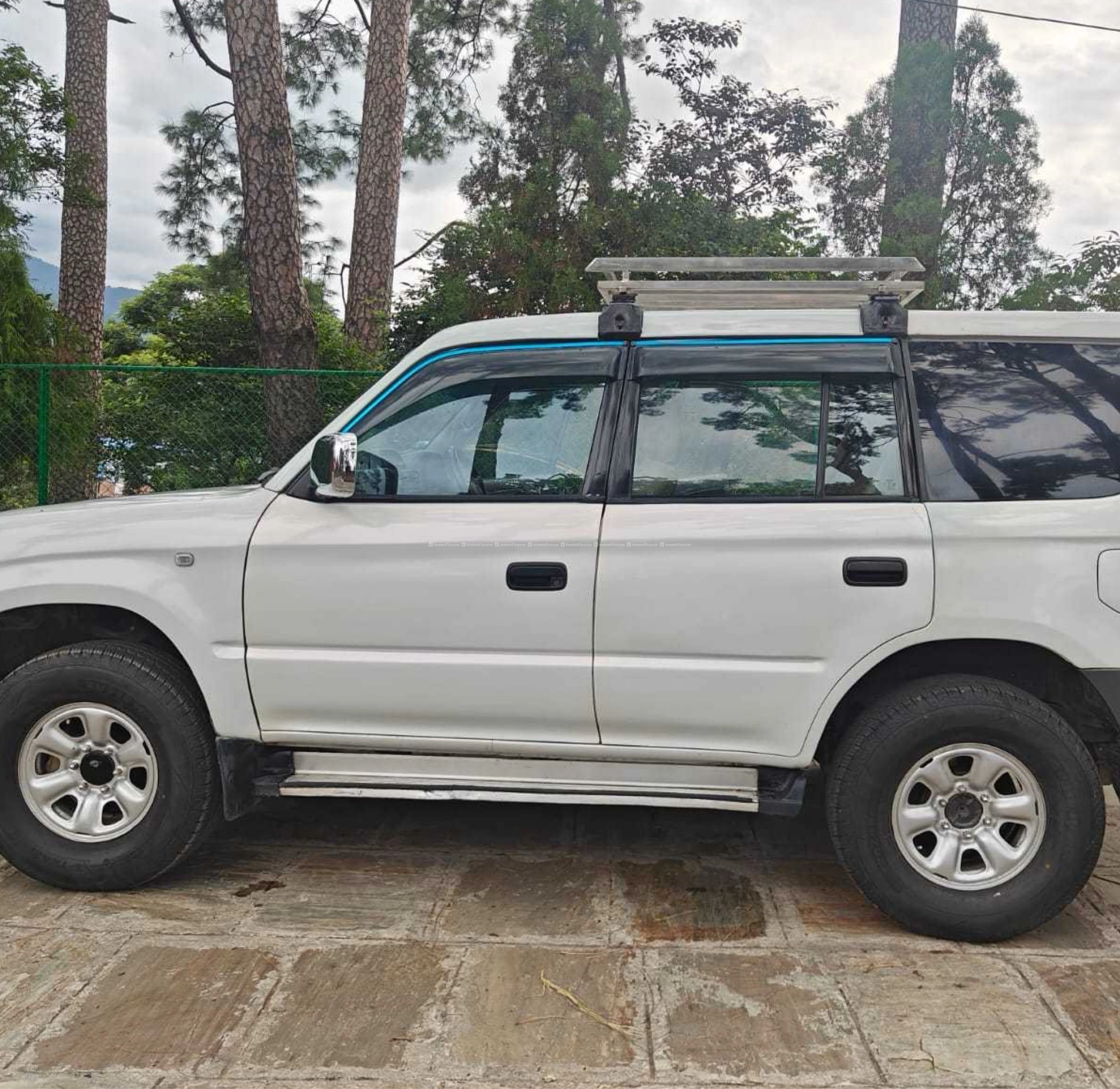 toyota prado ..2002 model on sale …984-984-0649 5