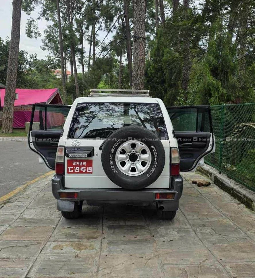 PRADO 2002 MODEL 2