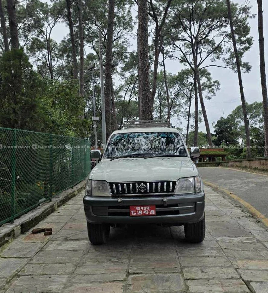 PRADO 2002 MODEL