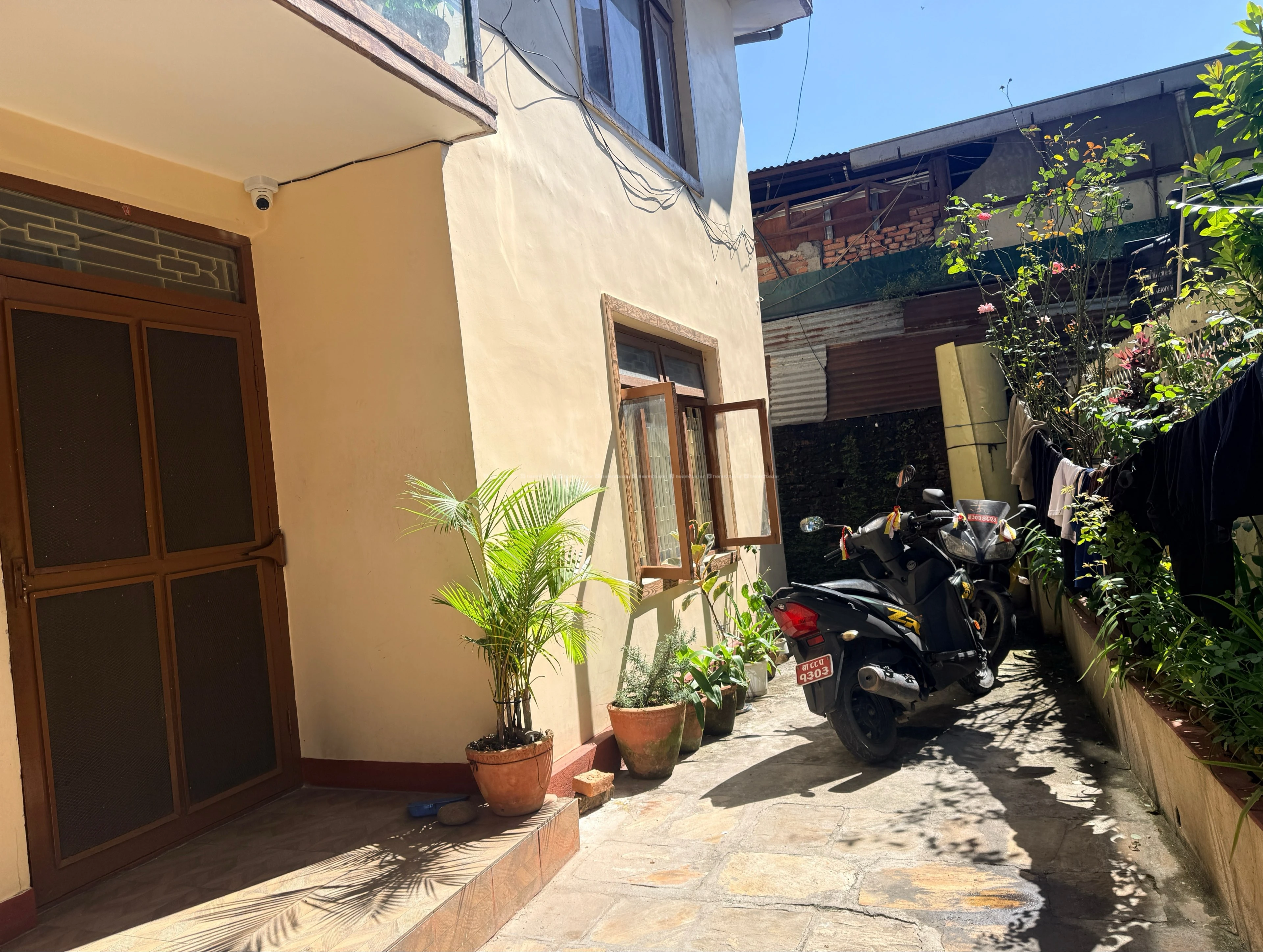 1BHK Fully furnished Flat for male at Battisputali 4