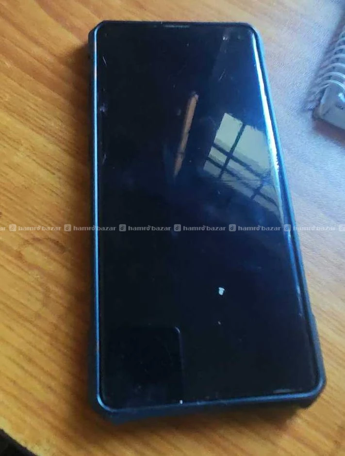 Samsung galaxy s10 plus
Display broken others good 2