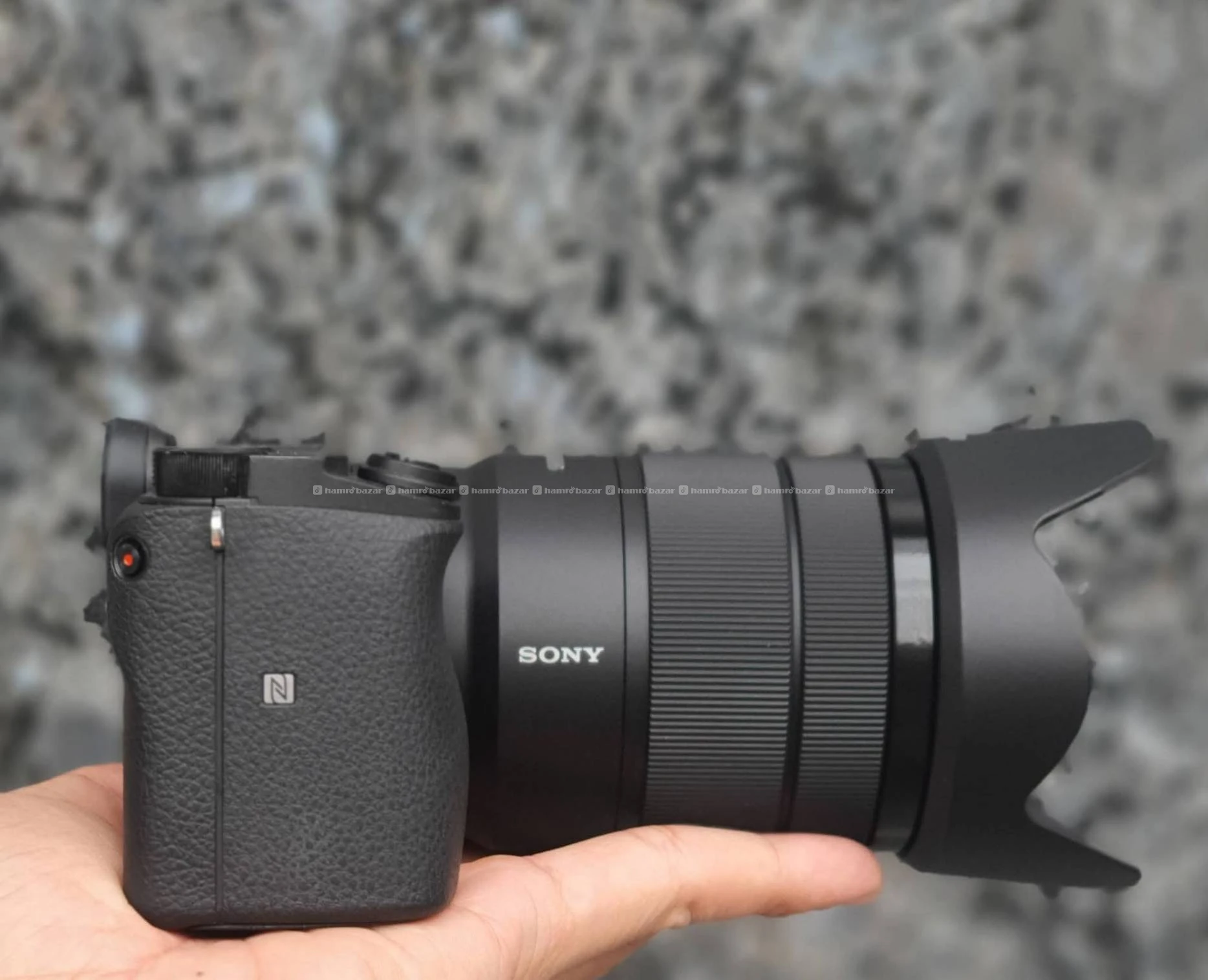 Sony A6400 Camera with 18-135 mm Lens 4