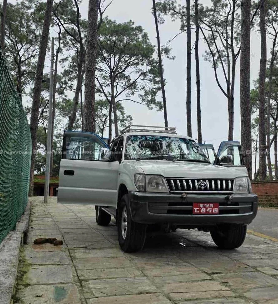 Prado 2002 model
9818846575 or 9768397661 2