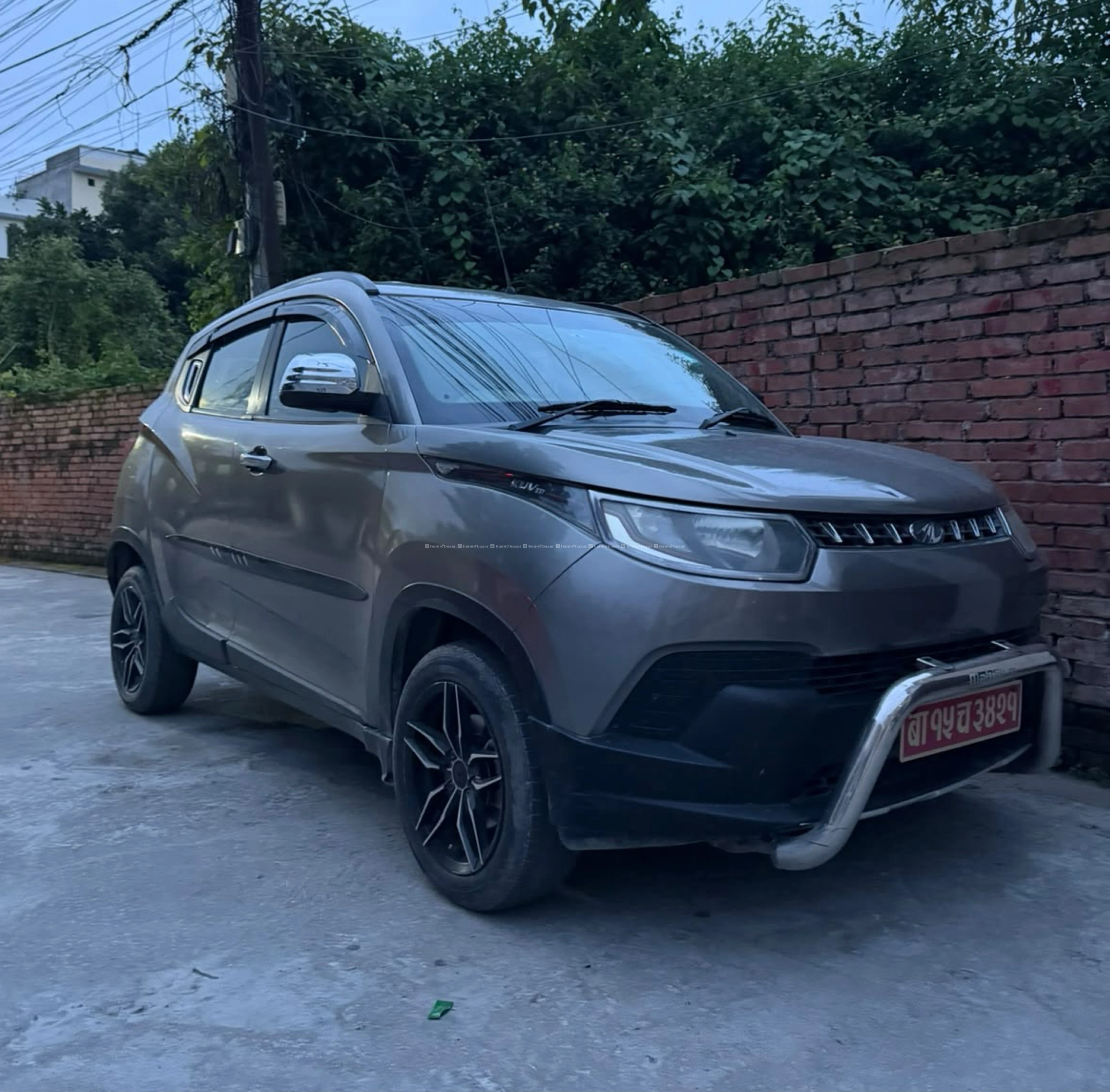 Mahindra luv 100