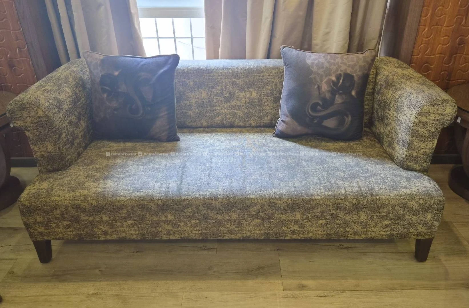 Sofa with two chairs 3
