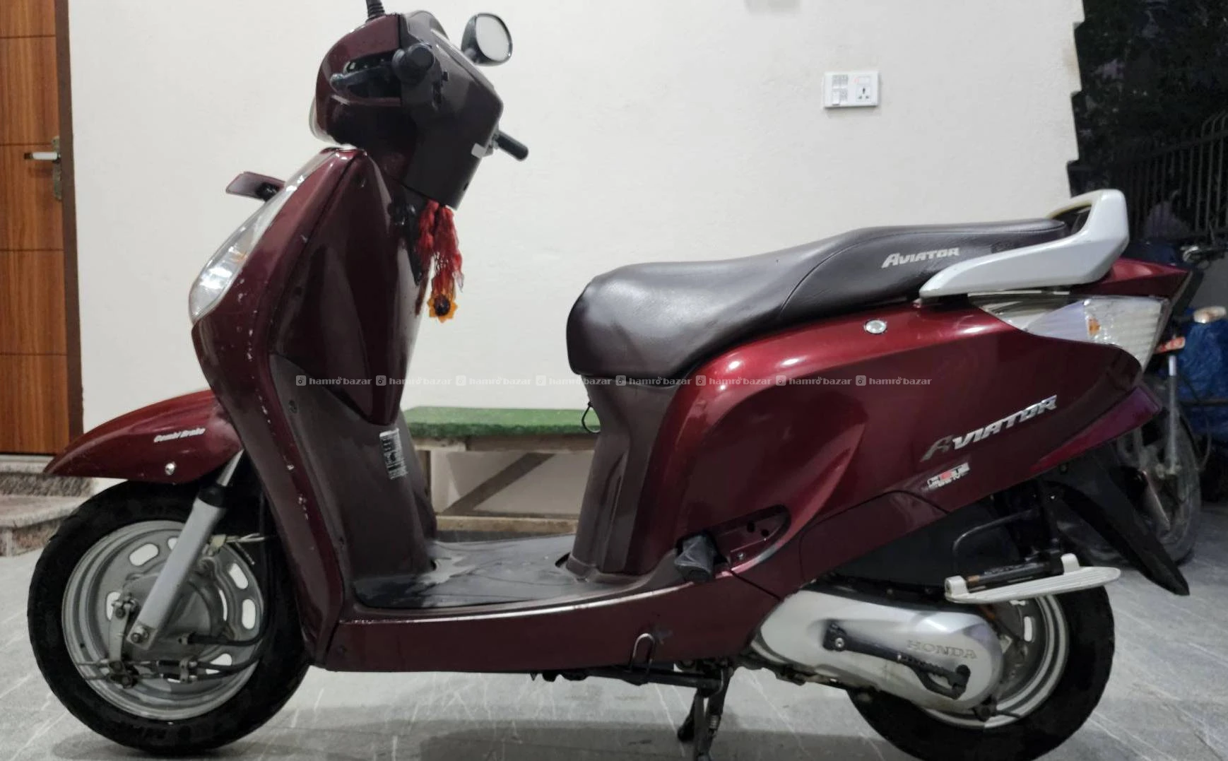 Aviator 95 lot Maroon Color 4