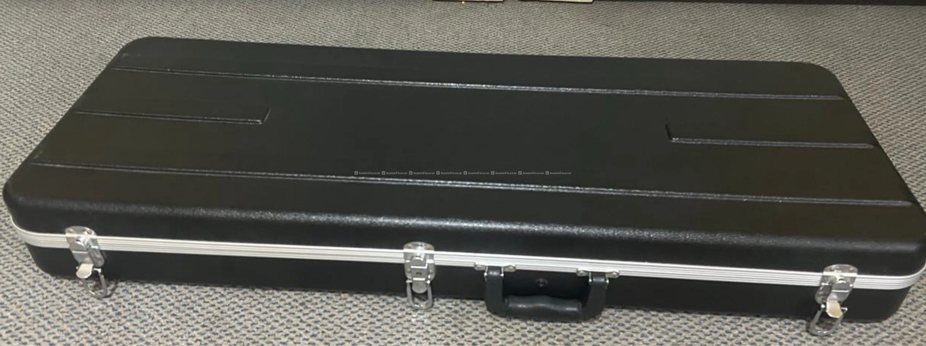 Guitar Hard Case / Stratocaster & Les Paul Style
