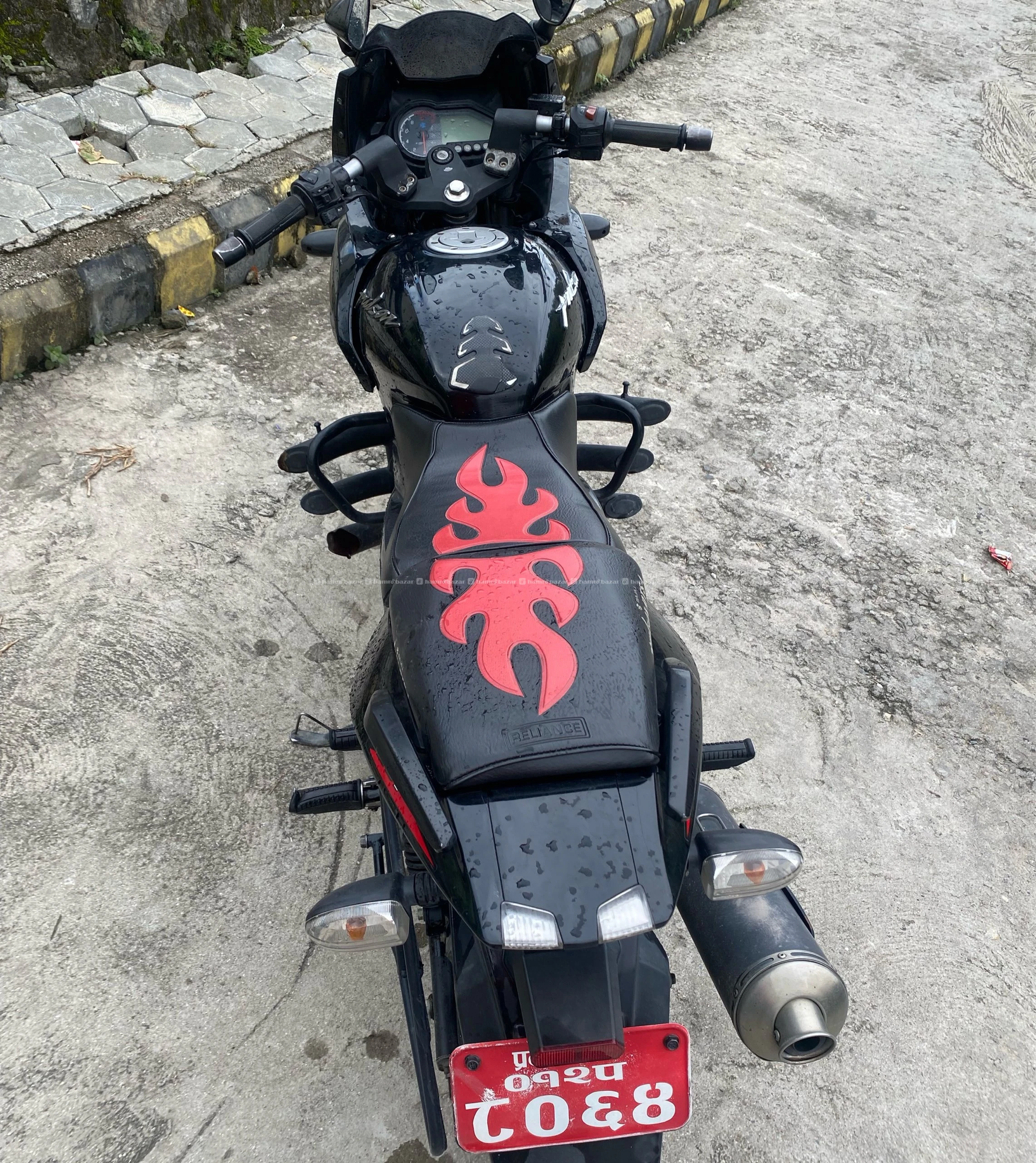 Pulsar 220