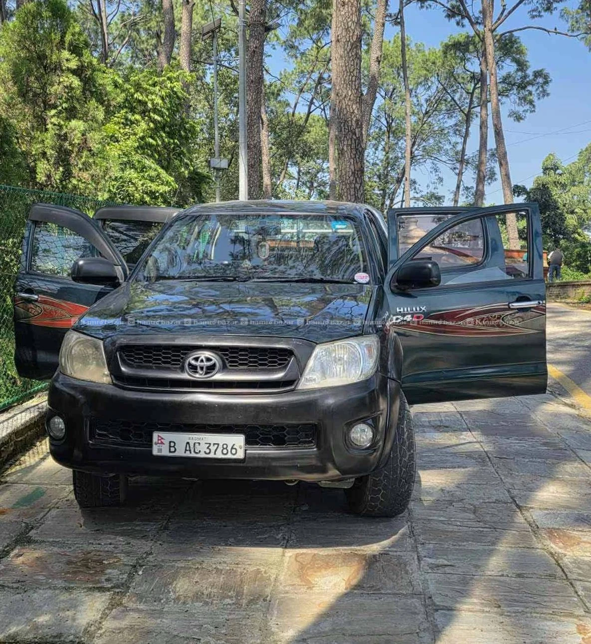 Hilux 2009 model
9818846575 or 9768397661 5
